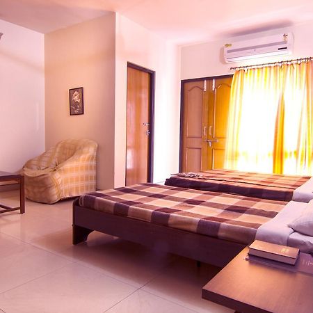 Hotel Rajawas Dibrugarh Esterno foto