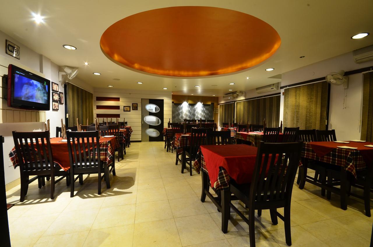 Hotel Rajawas Dibrugarh Esterno foto