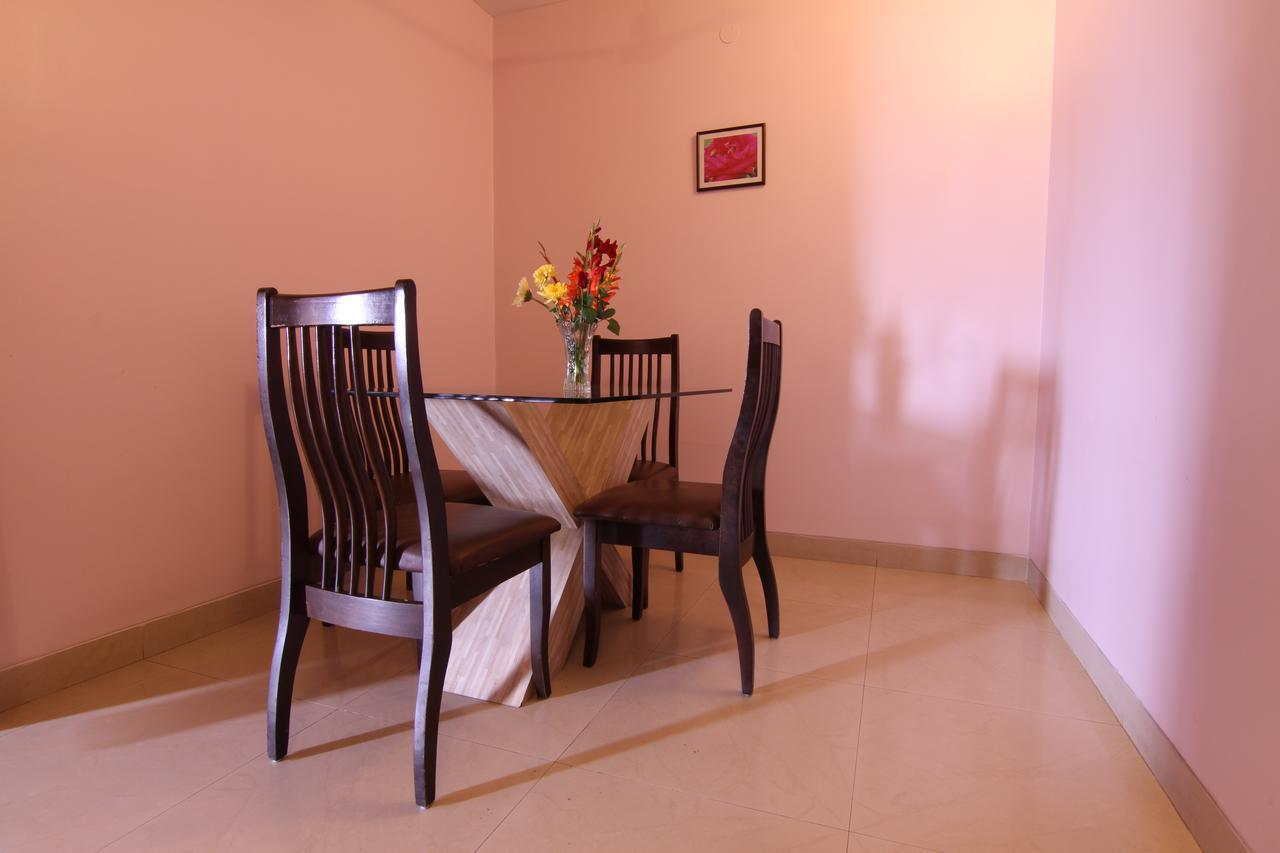 Hotel Rajawas Dibrugarh Esterno foto
